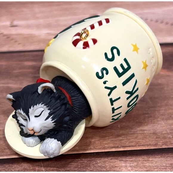 1994 HALLMARK KEEPSAKE ORNAMENT QX531-3 CAT NAPS COOKIE JAR - Picture 6 of 7